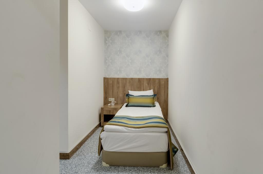 Park Yalcin Hotel 梅尔辛 外观 照片